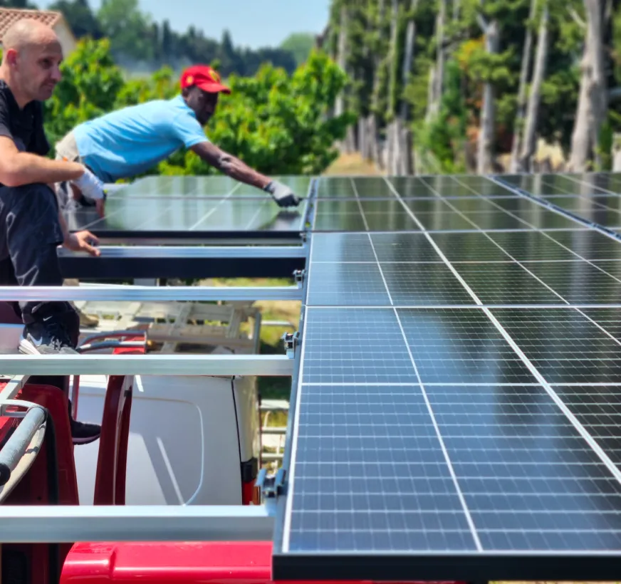 Ao Elec Solaire Panneaux Photovoltaiques A Chateaurenard Ao Elec Solaire Pour Les Professionnels Agriculteurs Entretien Maintenance